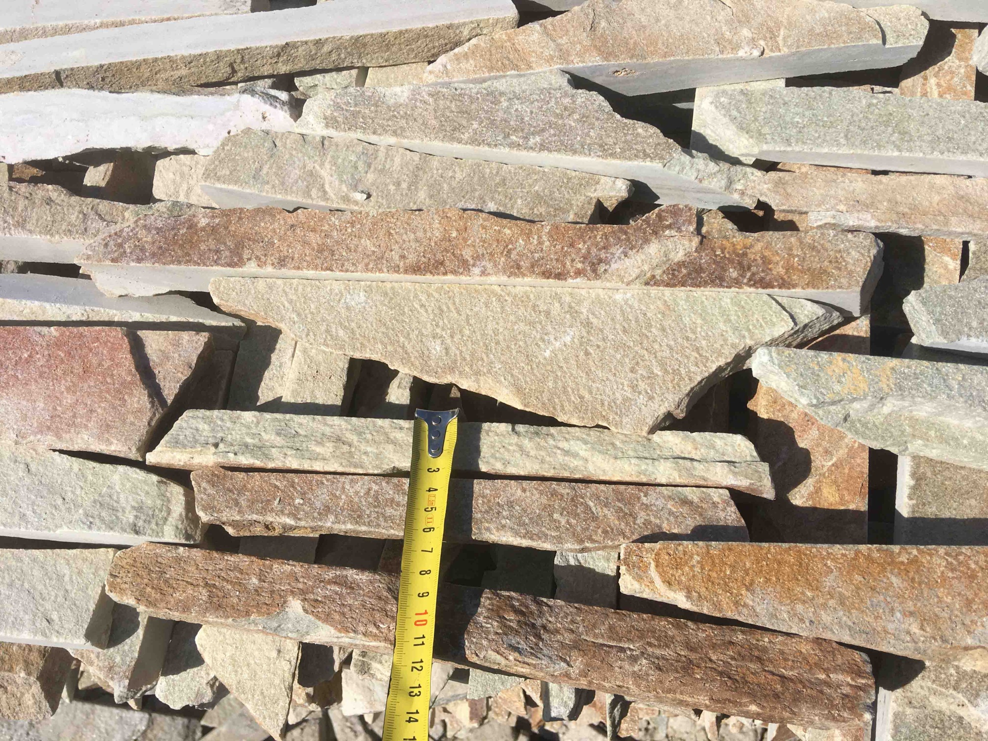 Горбушка златолит золотистый для облицовки купить в Брянске