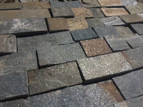 Плитка пилёная златолит Уральский для цоколя, отмостки купить в Брянске