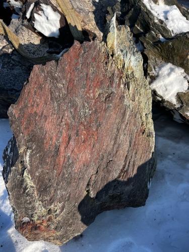 Ландшафтные глыбы красно-фиолетовые 200-1000 килограмм купить в Брянске