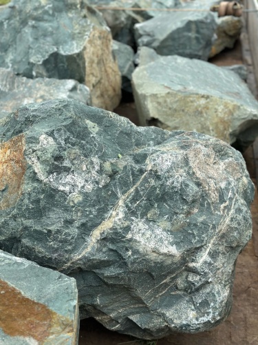 Камни для ландшафтного дизайна зелёные 10-60 килограмм купить в Брянске