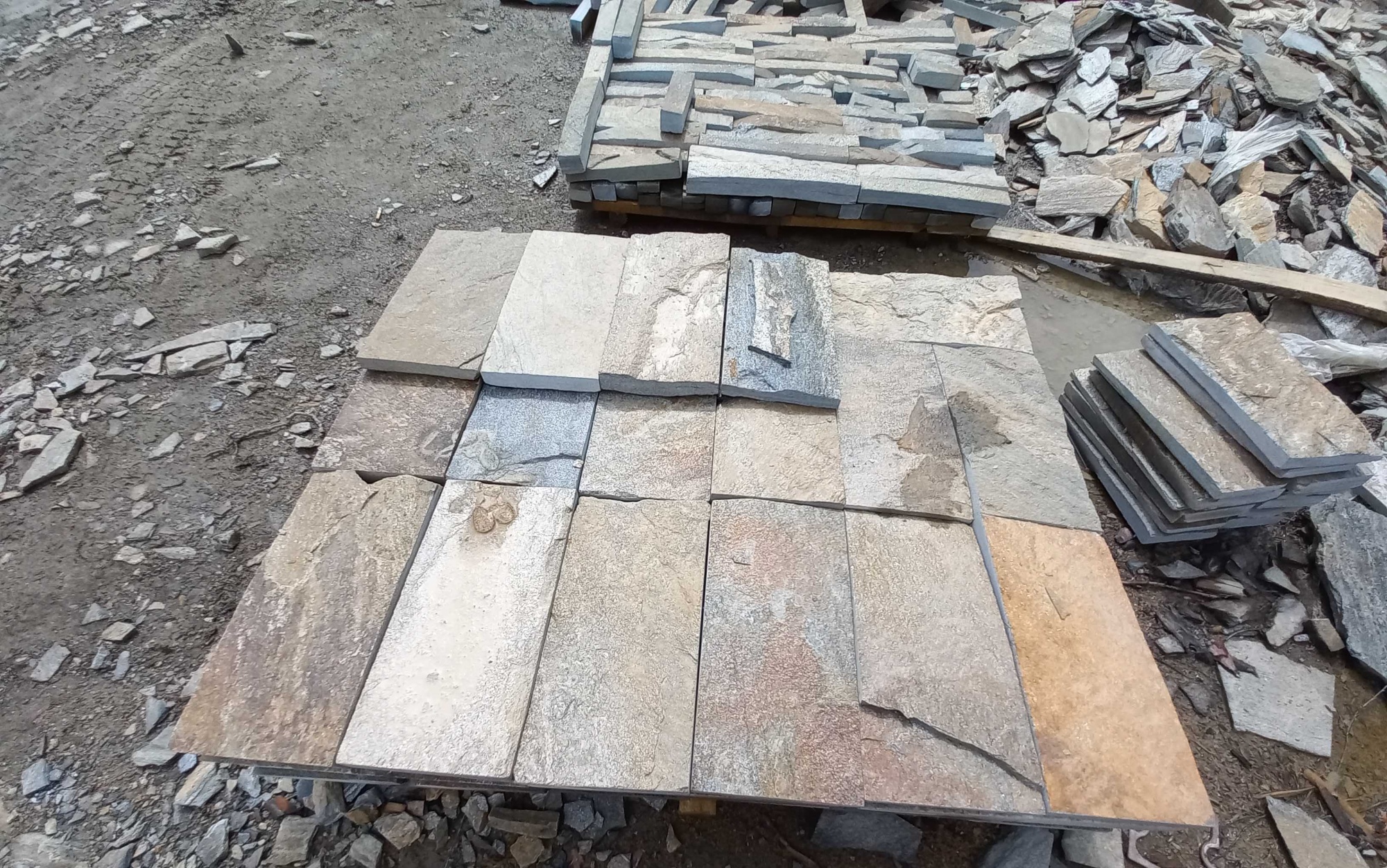 Плитка пилёная златолит Уральский для фасада купить в Брянске