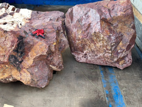 Ландшафтные глыбы красно-фиолетовые 200-1000 килограмм купить в Брянске