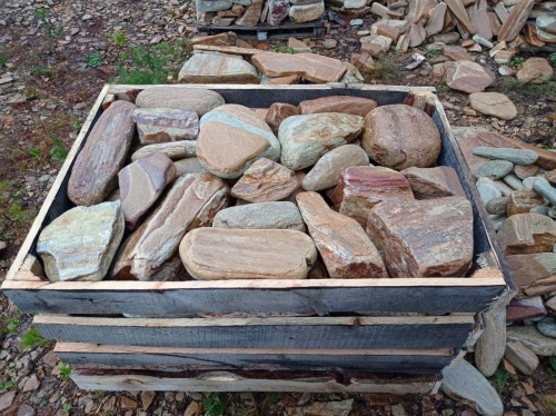 Златолит жёлтый, жёлто-зелёный глыбки и валуны для ланшафтного дизайна купить в Брянске