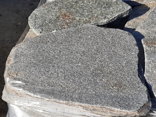 Златолит серебристый галтованный для лестниц купить в Брянске