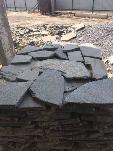 Златолит серебристый галтованный для лестниц купить в Брянске